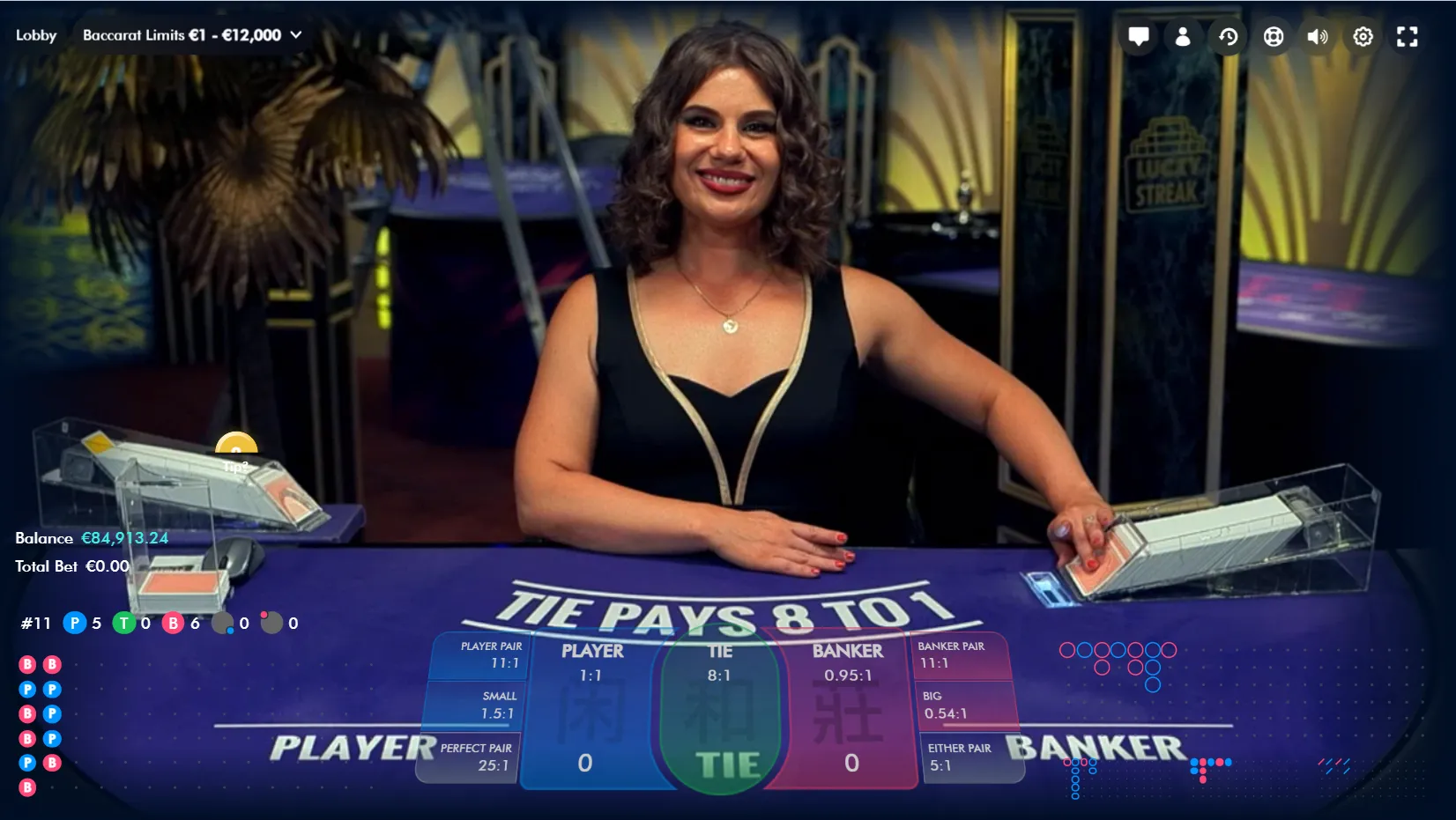 荷官实时发牌的真人博彩场景